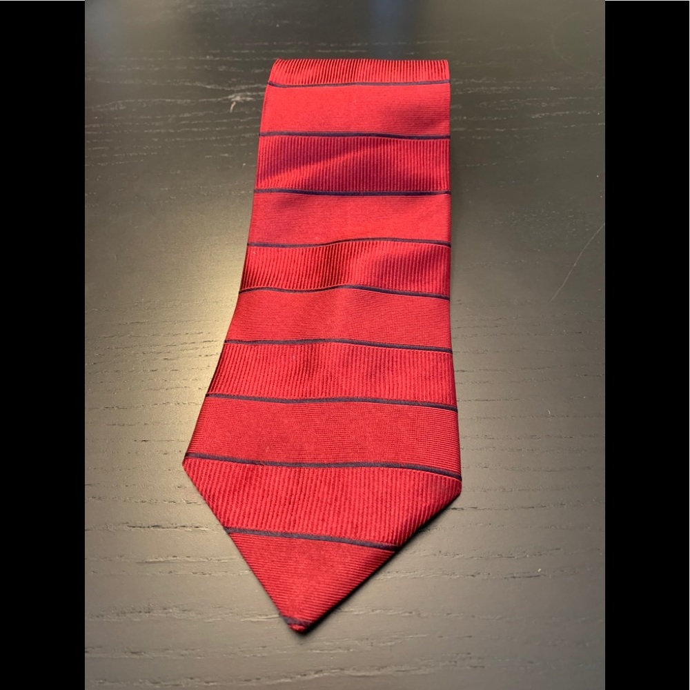 Tommy Hilfiger tie.